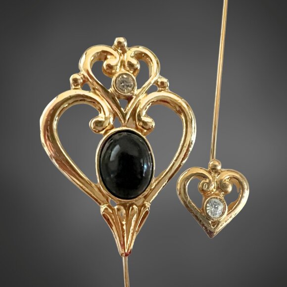 Vintage Golden Crescent Stick Pin - Goldtone with Heart Crests - Avon - NIB - Picture 3 of 4